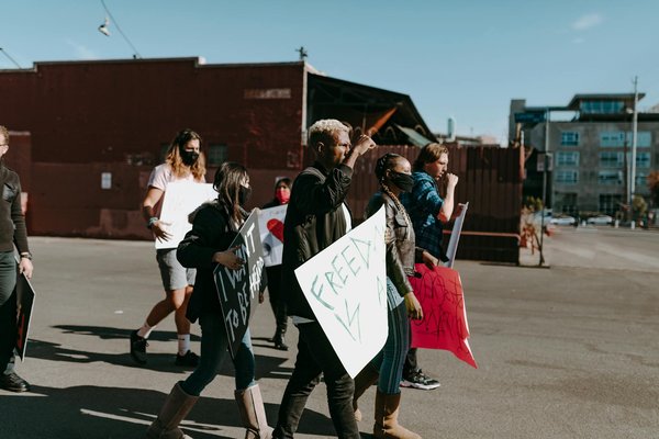 Choisir la carte ado gratuite idéale pour vos enfants