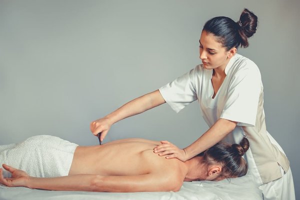 Utilisation du Gua Sha : quels sont les bienfaits sur votre corps ?